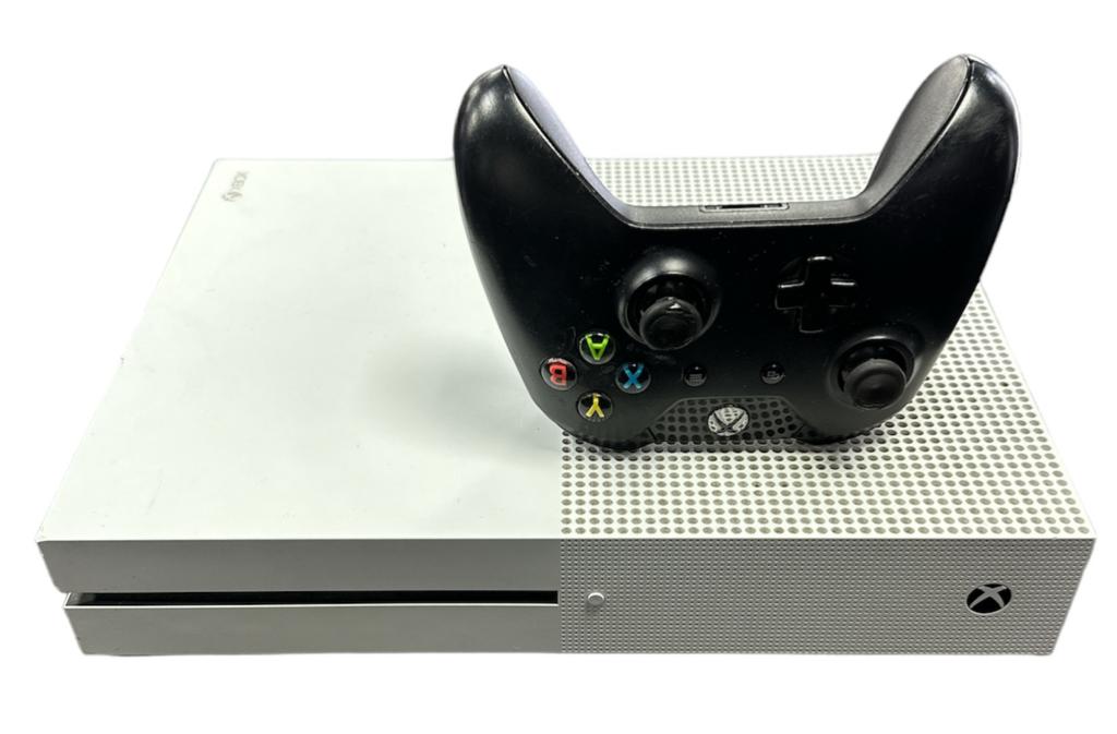 Microsoft Xbox One S 1TB White Console /w Wireless Black Controller.