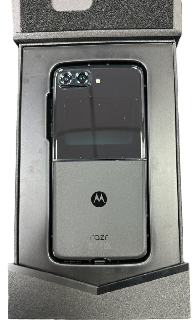 Motorola Razr 2022 XT2251-1 Unlocked Boxed Satin Black 8GB/256GB.