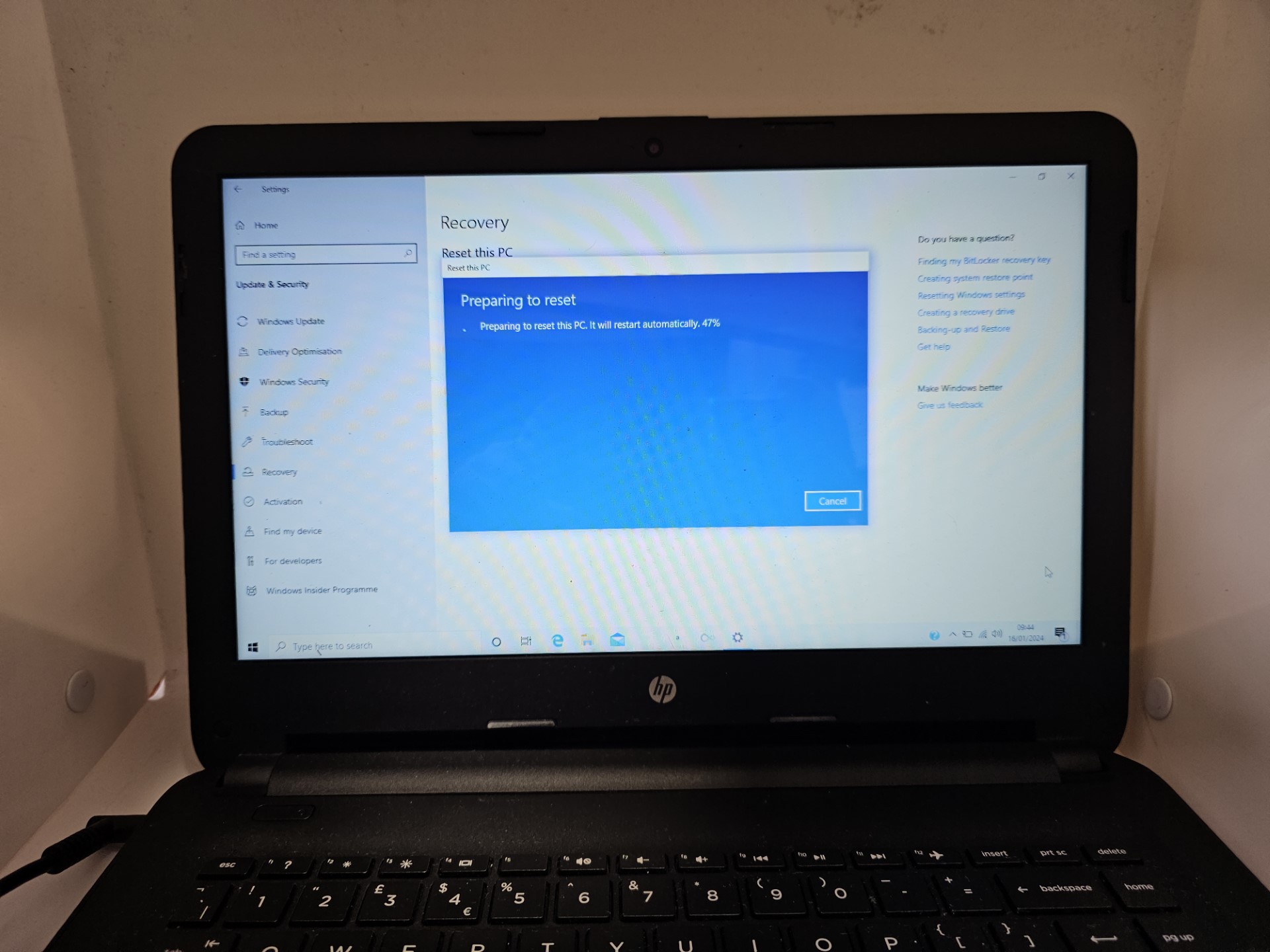 HP Laptop - 8GB RAM - 2TB HDD - Windows 10