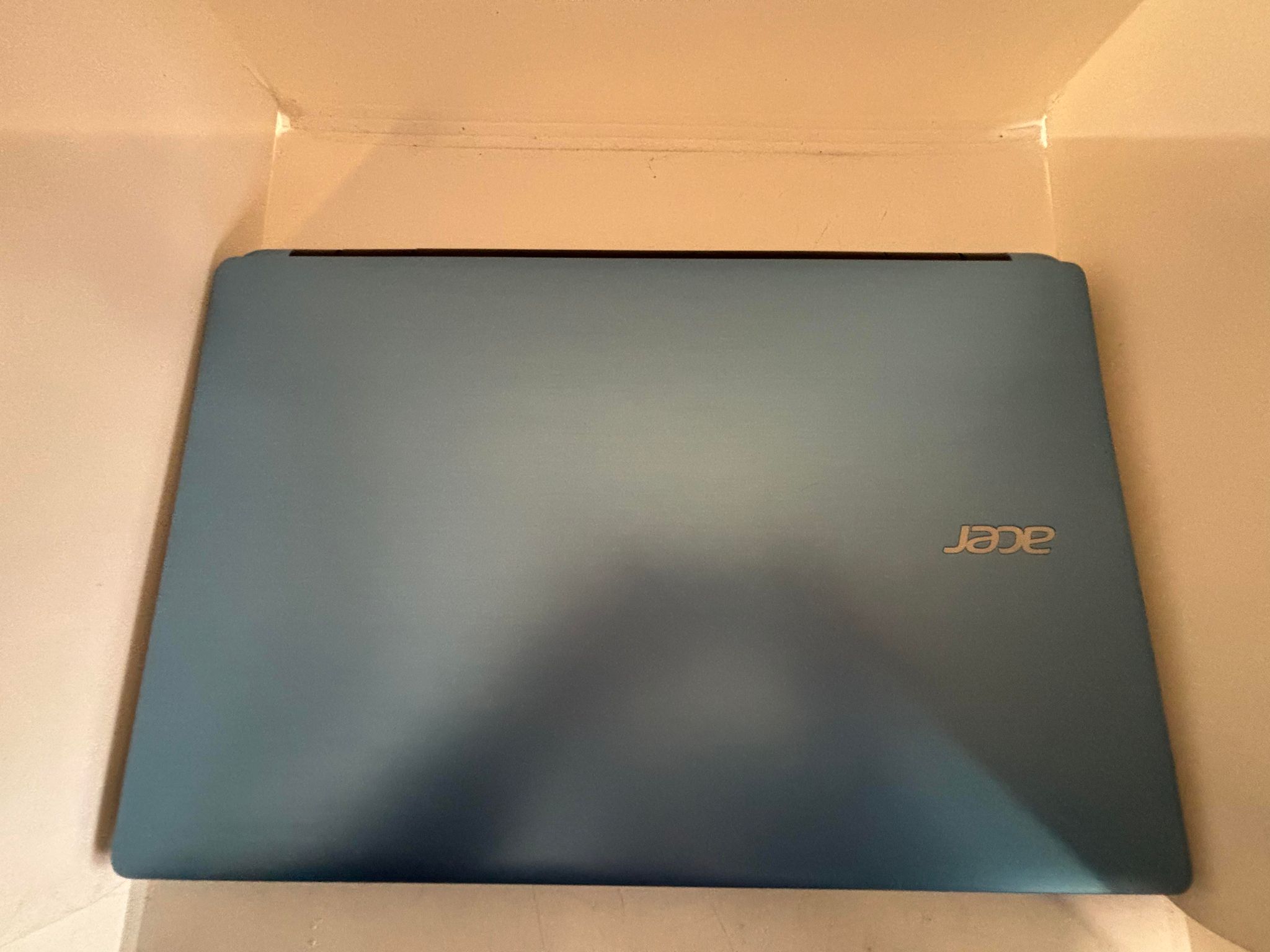 Acer Aspire E5-571 1TB Laptop