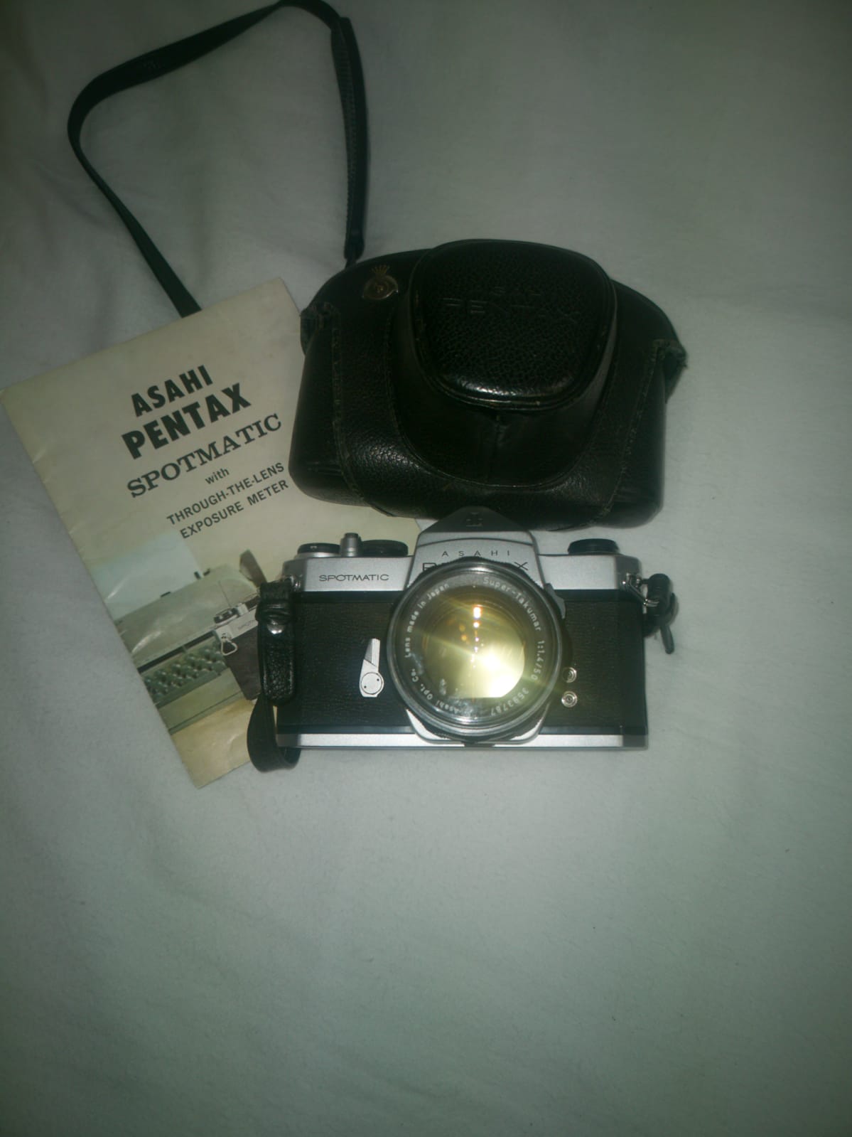 Ashai Pentax Spotmatic with through the Lens Exposure  Meter 35mm Camera , Carry Case