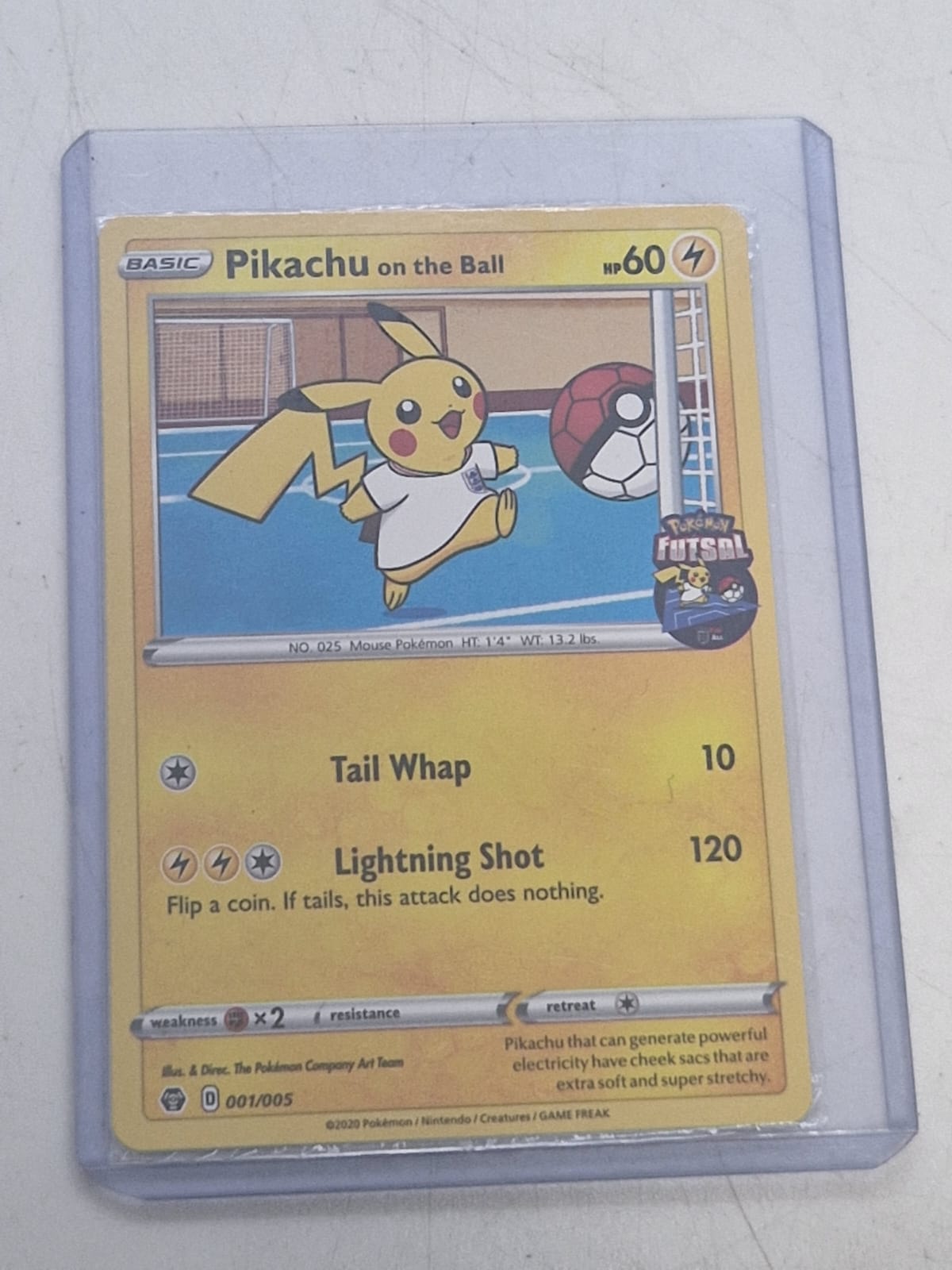 Pokemon Card Futsal Pikachu On The Ball 001/005 