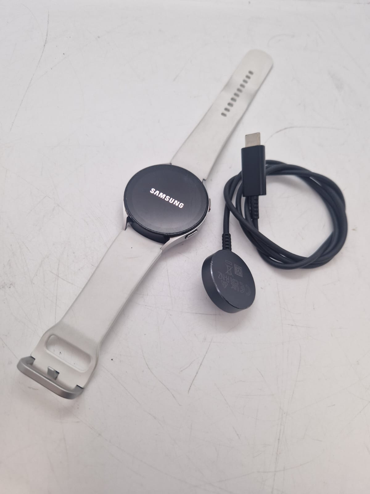 Samsung Galaxy Watch5 SM-R910 44mm Aluminium Case with White Sport Band