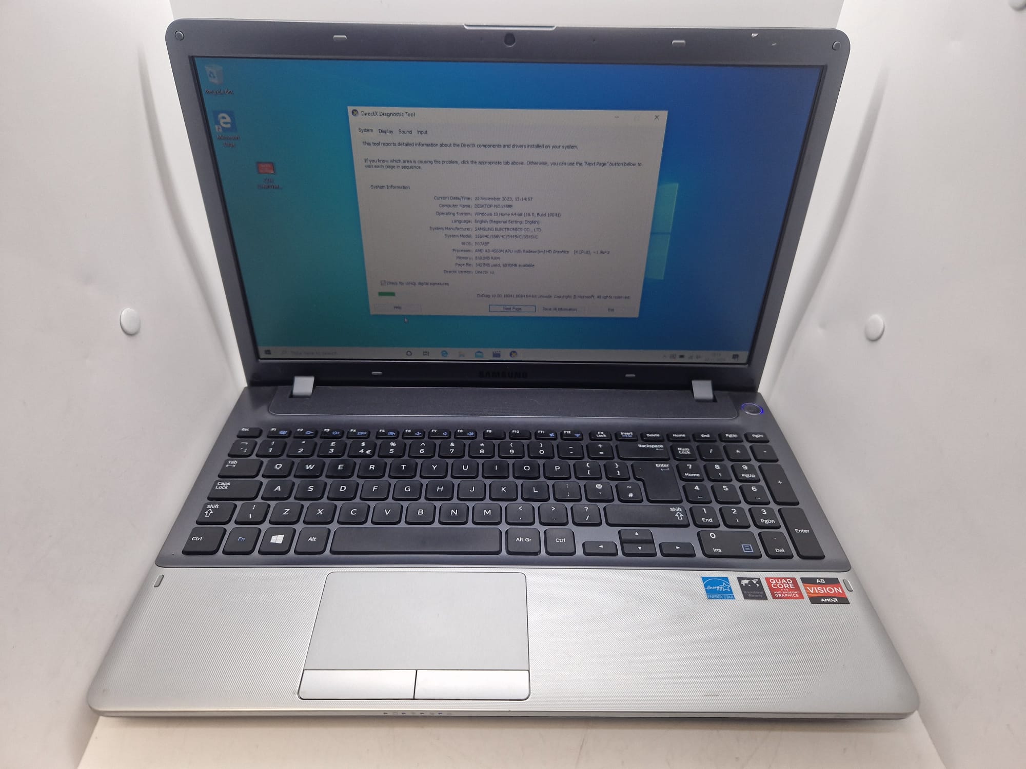 Samsung NP355V5C 15.6 inch Laptop (AMD A8 4500M 1.9GHz 8GB RAM, 1TB)