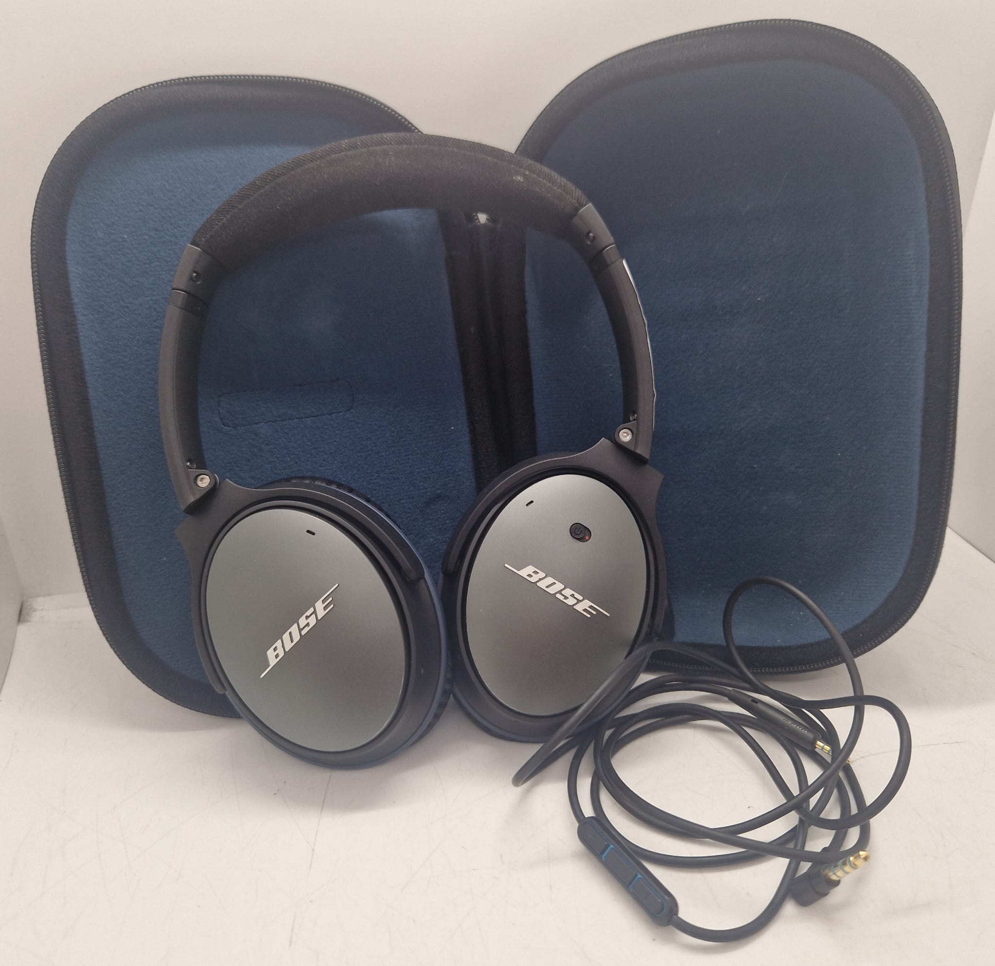 Bose QuietComfort 25 Acoustic Noise Cancelling Headphones Wired