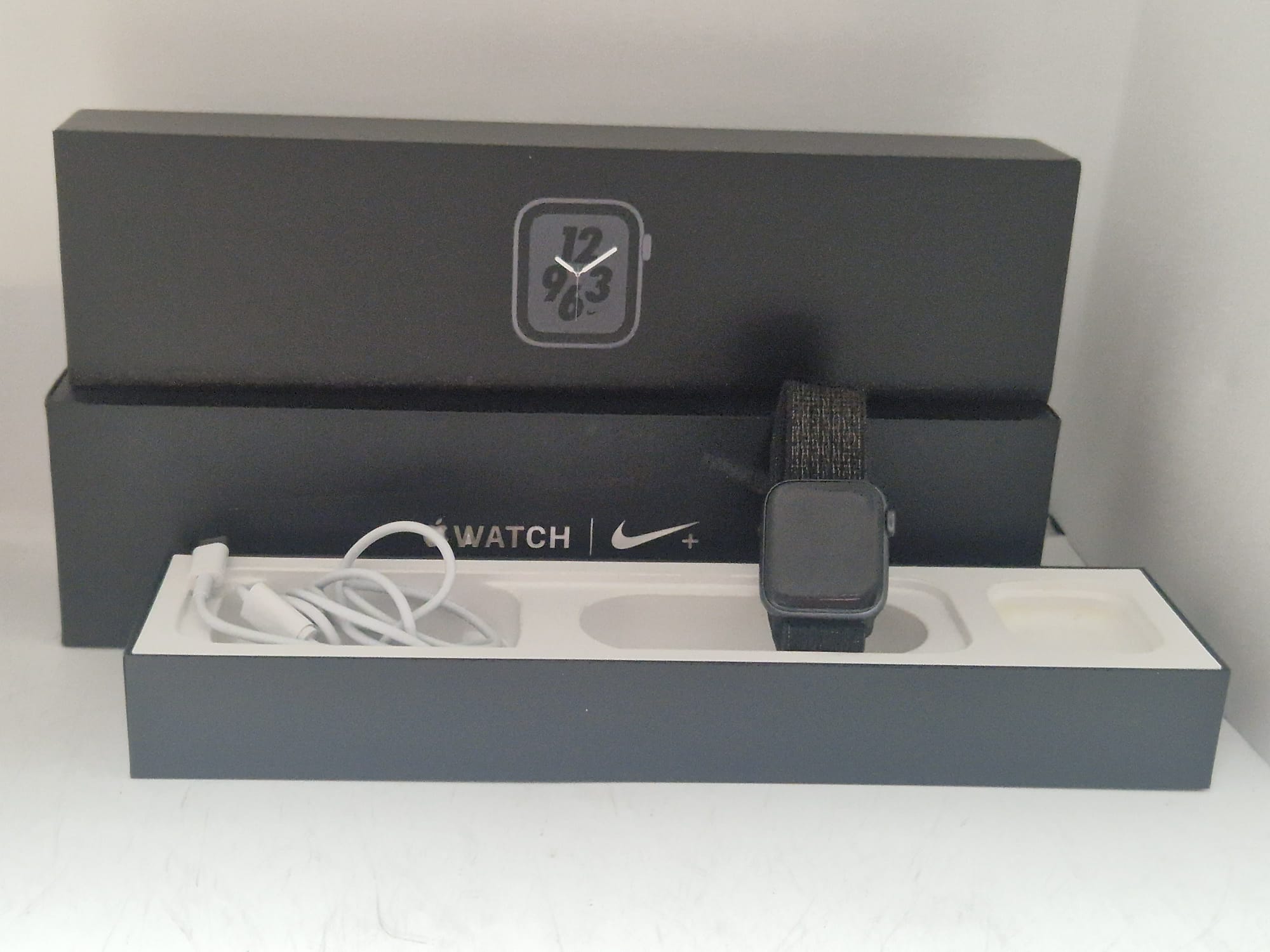 Nike Apple Watch Series 4 40mm Fabric Strap GPS+LTE