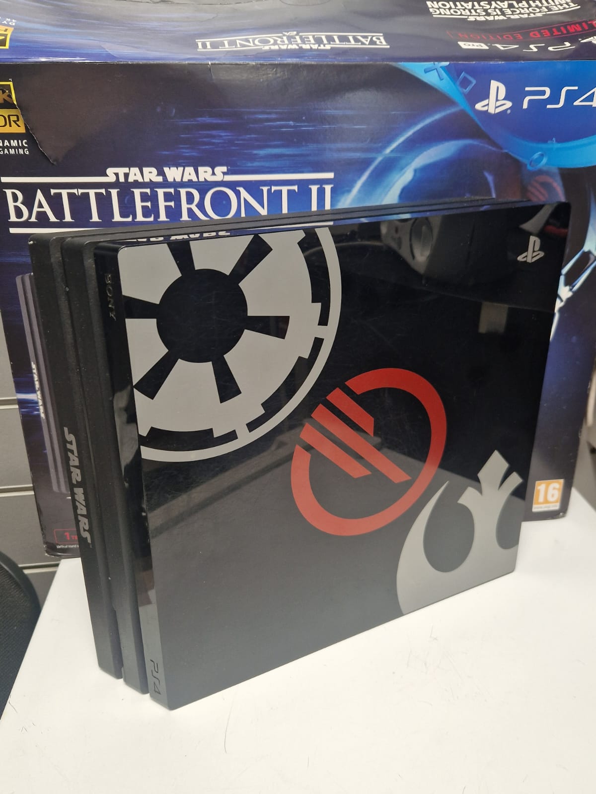 Sony PlayStation 4 Star Wars Battlefront 1TB Jet Black Console
