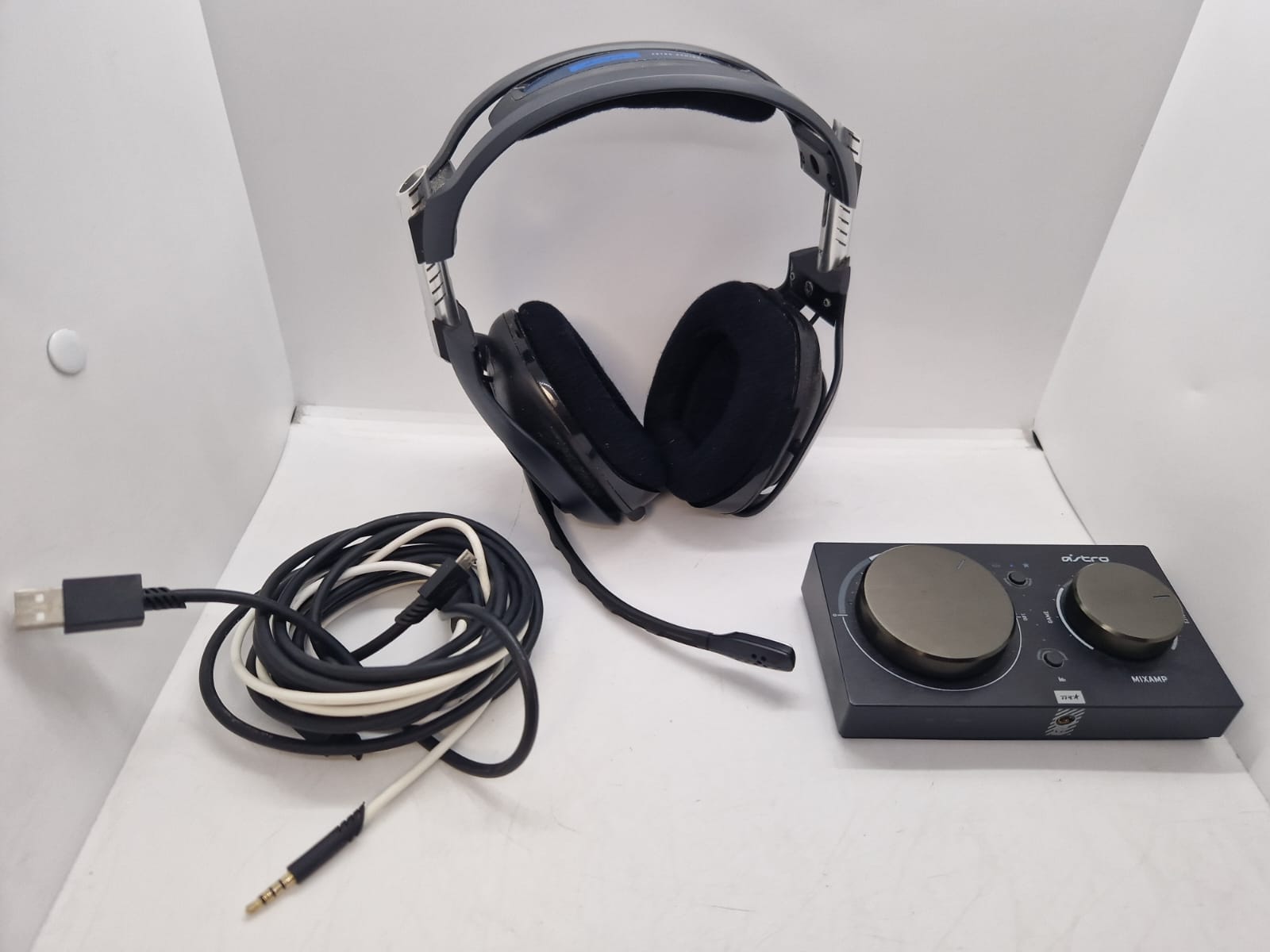 Astro A40 TR Headset + MIXAMP PRO TR Headset