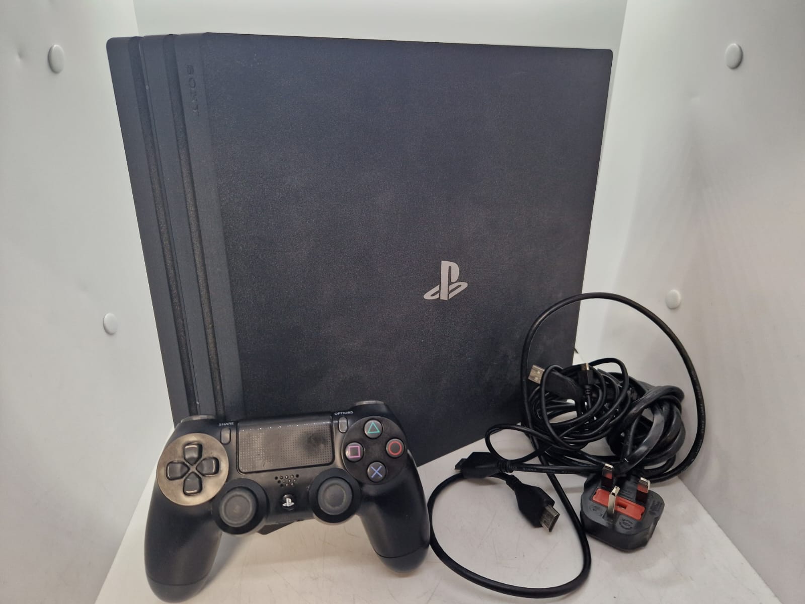 Sony PlayStation 4 Pro 1TB - Jet Black Console