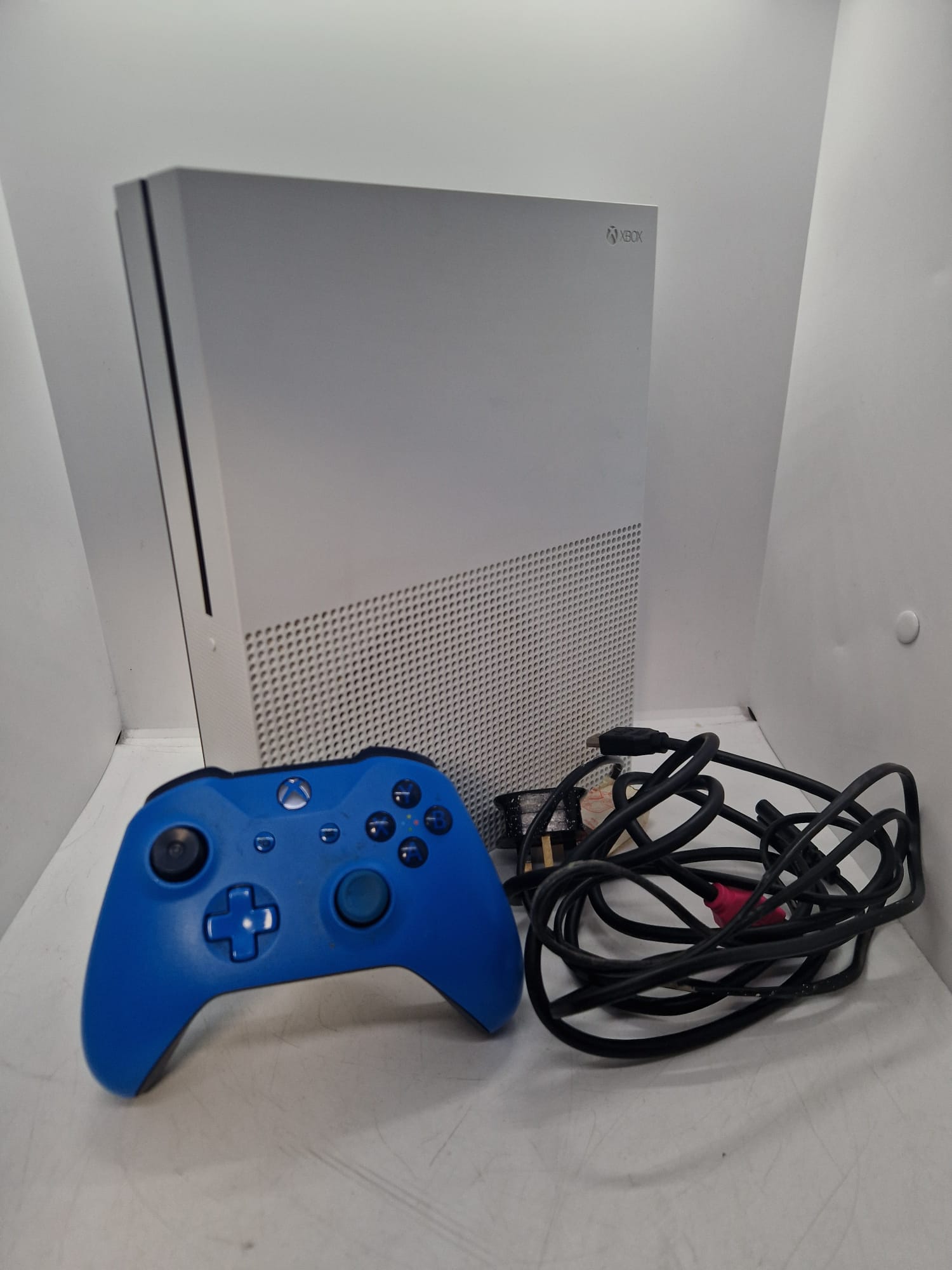 Microsoft Xbox One S 500GB Home Console - White + one controller