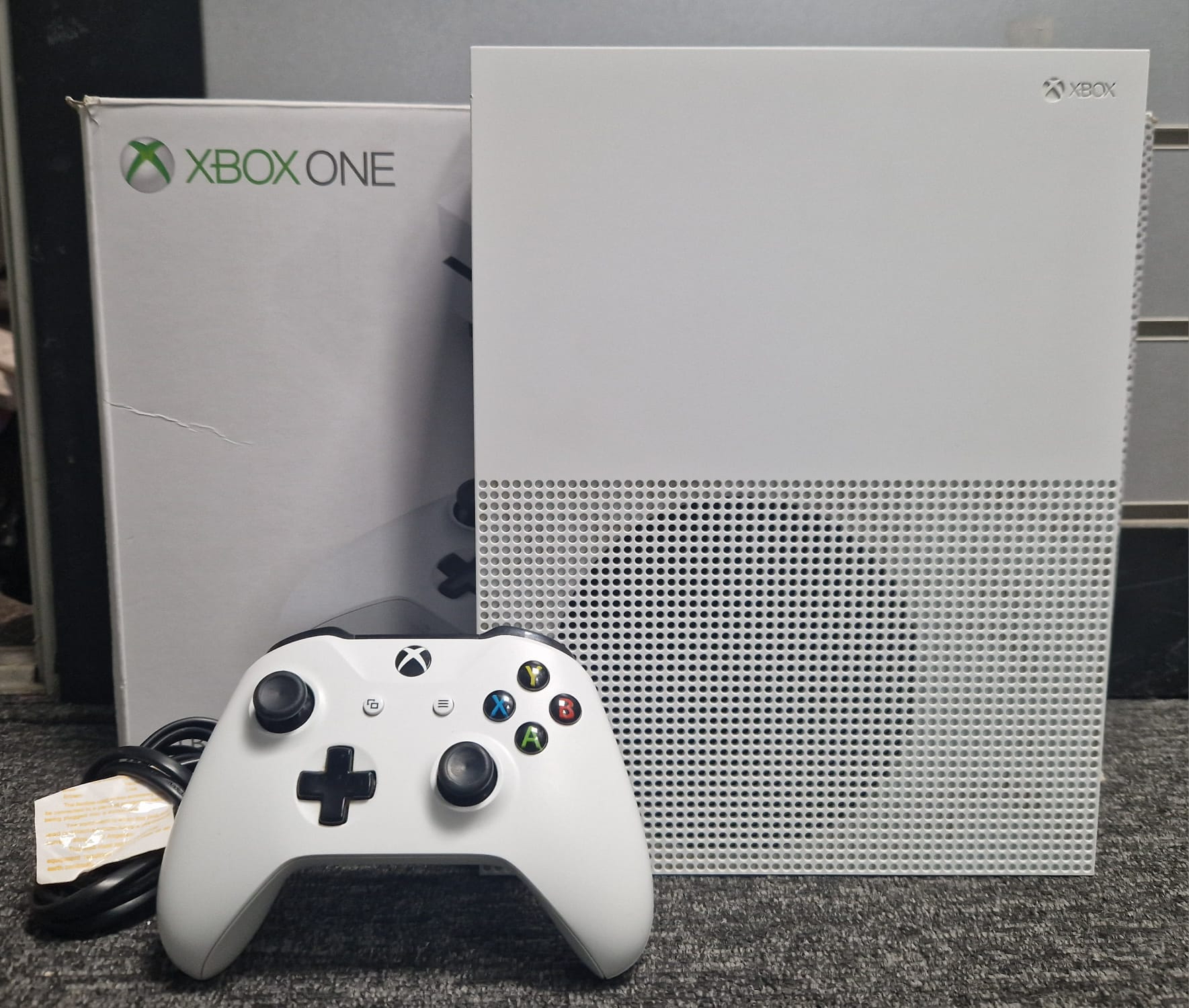 Microsoft Xbox One S 1TB Console with Controller - White + Box