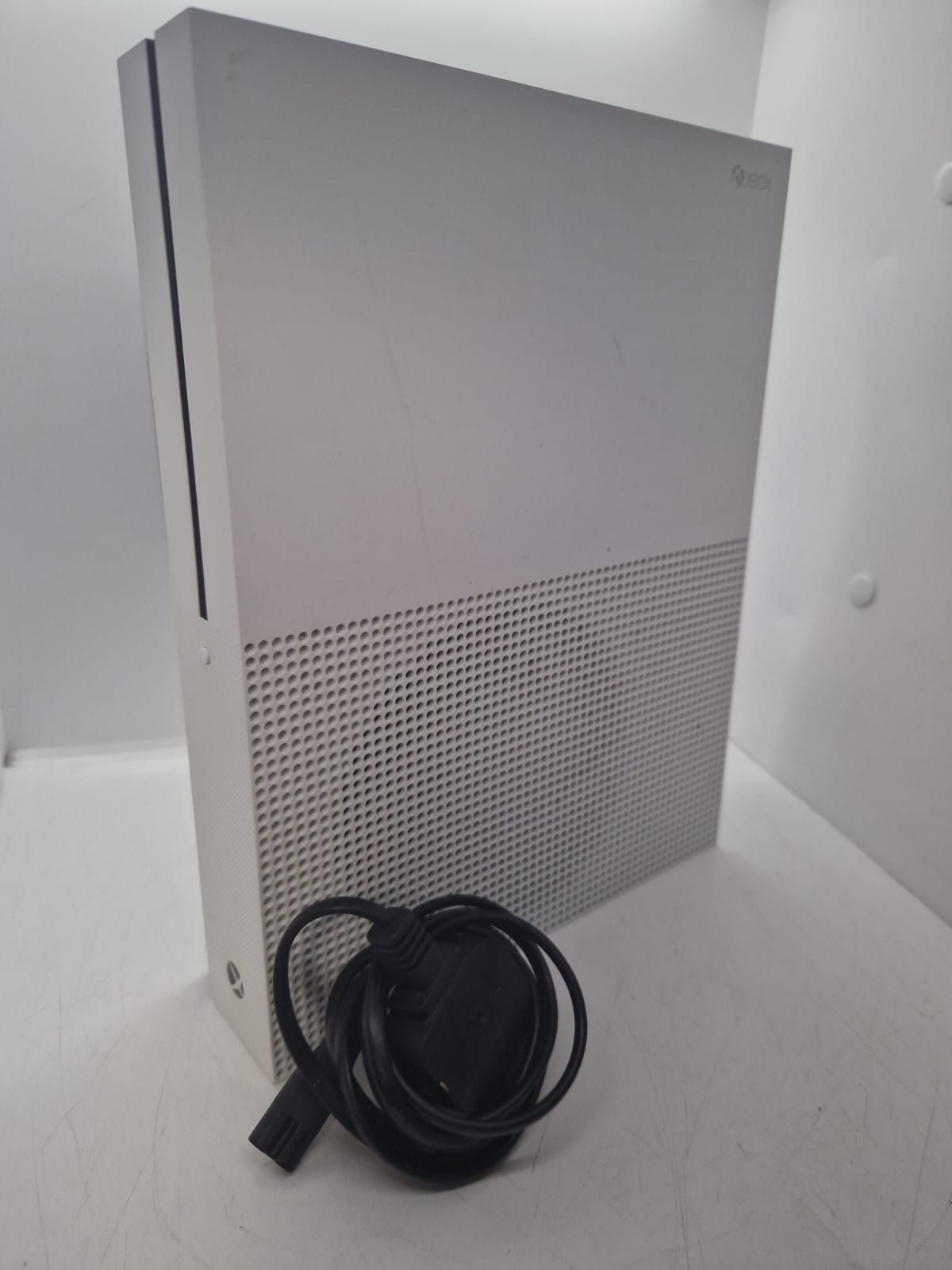 Microsoft Xbox One S 500GB Home Console - White No Controller/box