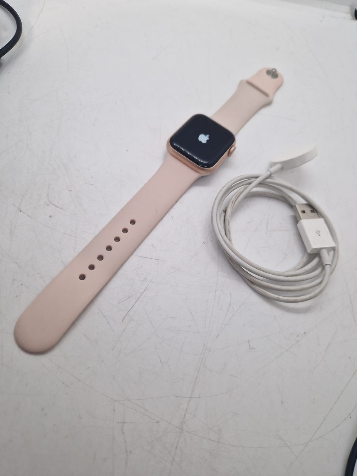 Apple Watch Series 5 40mm Gold-Tone Aluminium Case with Pink Sand Sport Band