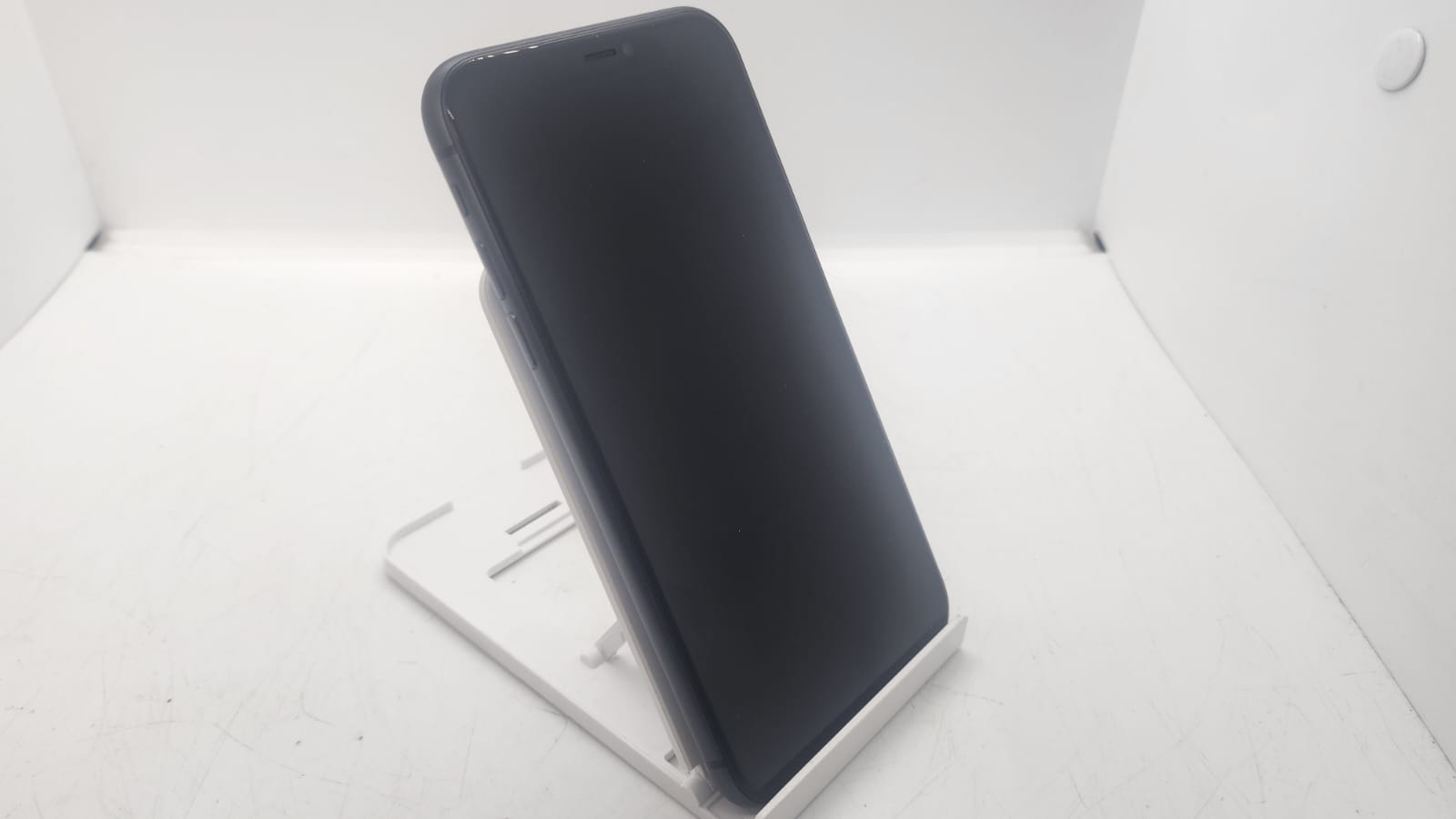 Apple iPhone 11 - 64GB - Black (Unlocked) A2221